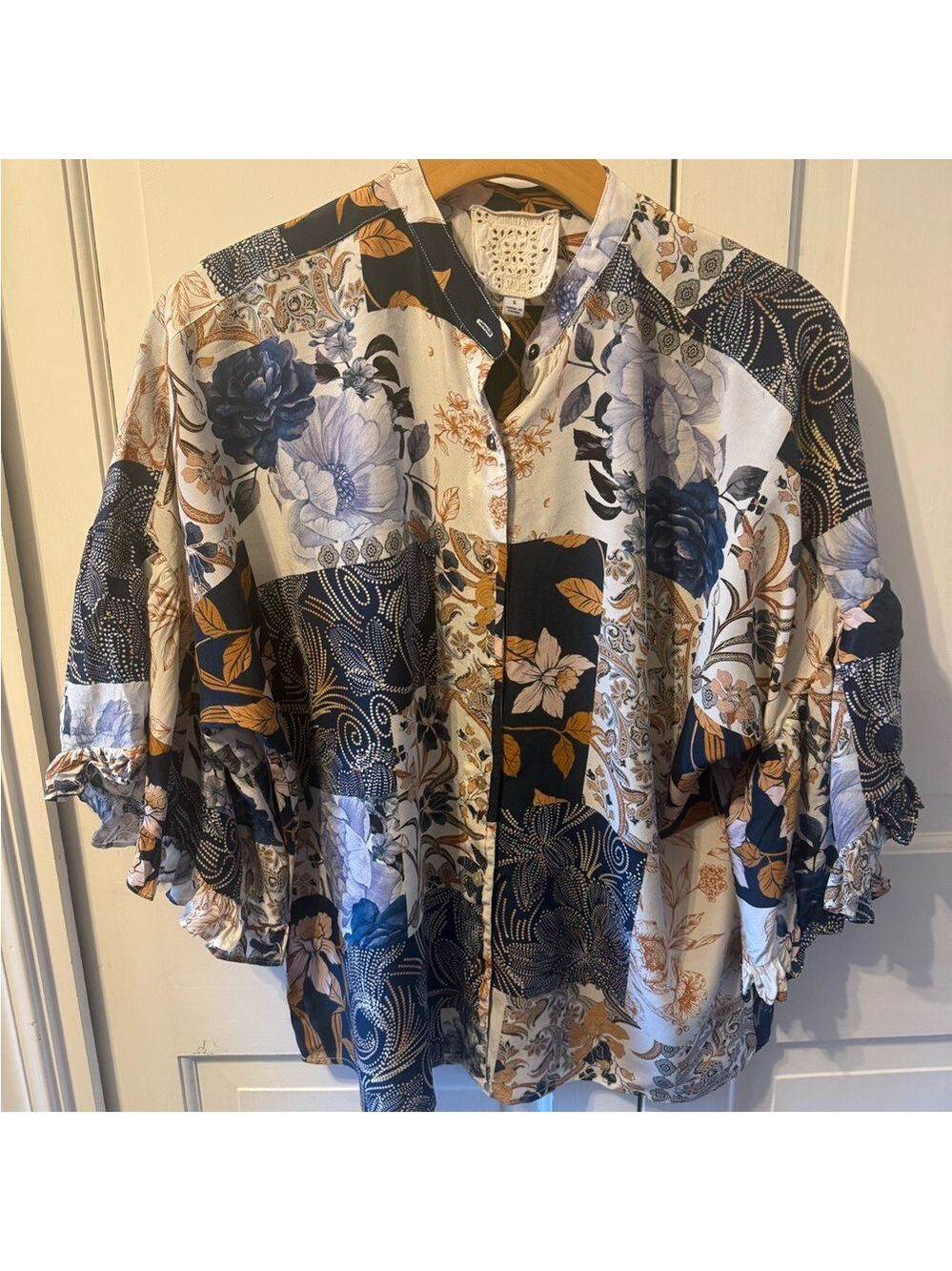 Johnny Was Leo Button Down Navy and Cream Floral Blouse SILK - Picture 4 of 5